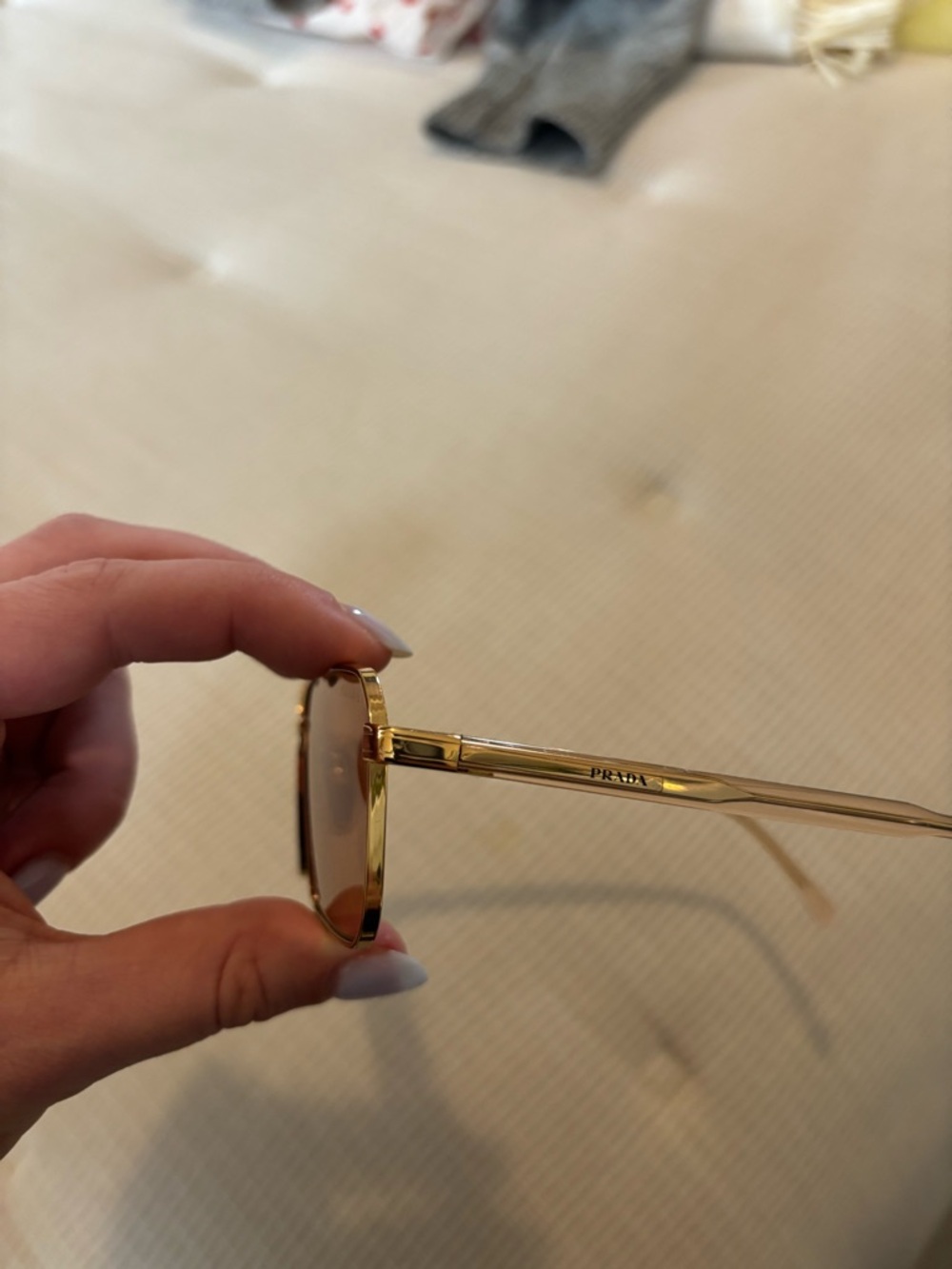 Prada gold-frame sunglasses with pink lenses - Picture 6 of 6